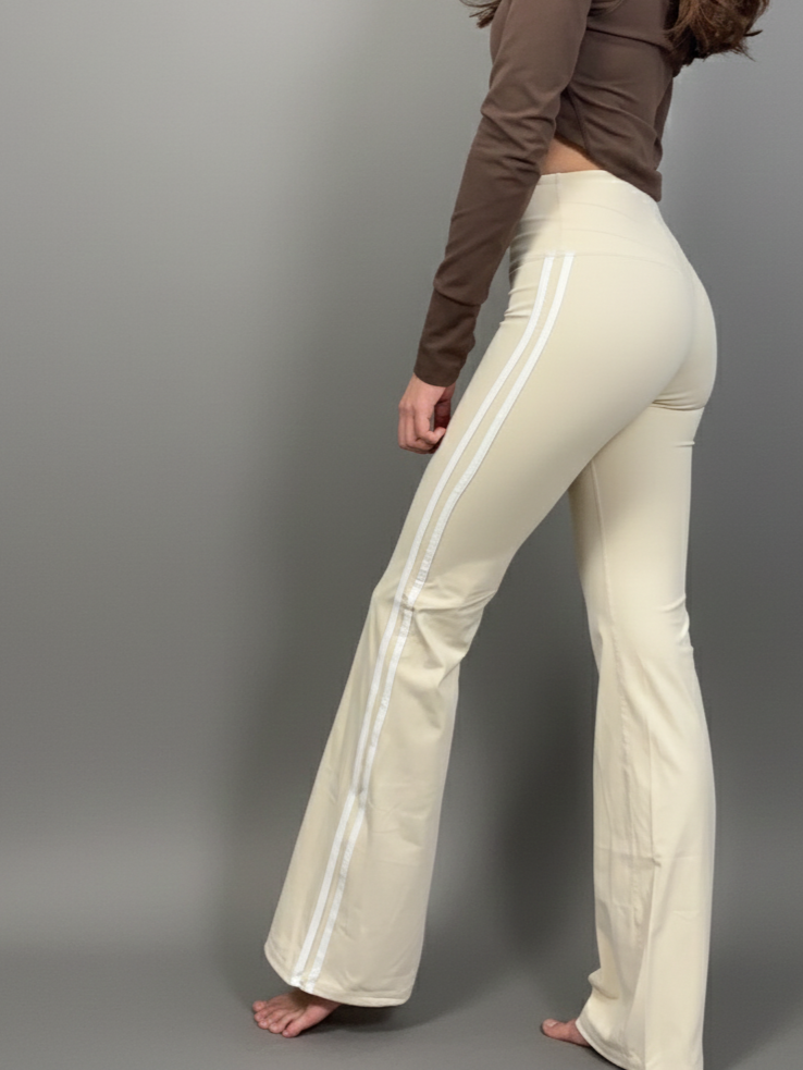 High-Waist Elefante Cream Flare Legging